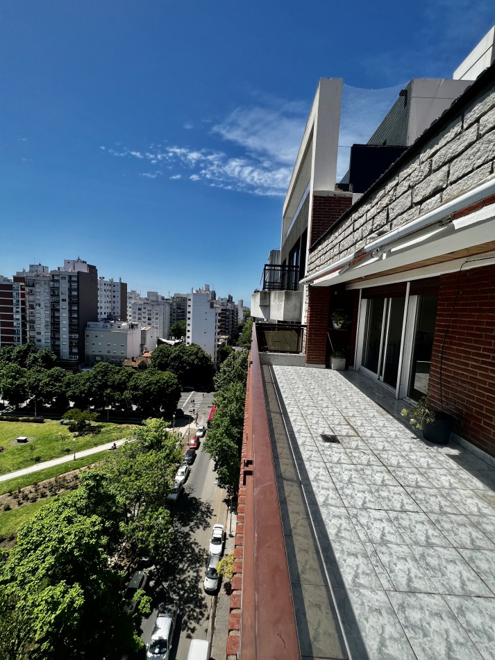 Increible Piso con Terraza Privada y Vista a Plaza Mitre