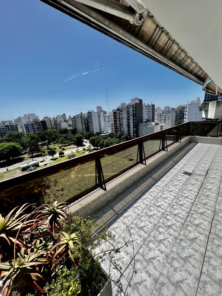 Increible Piso con Terraza Privada y Vista a Plaza Mitre