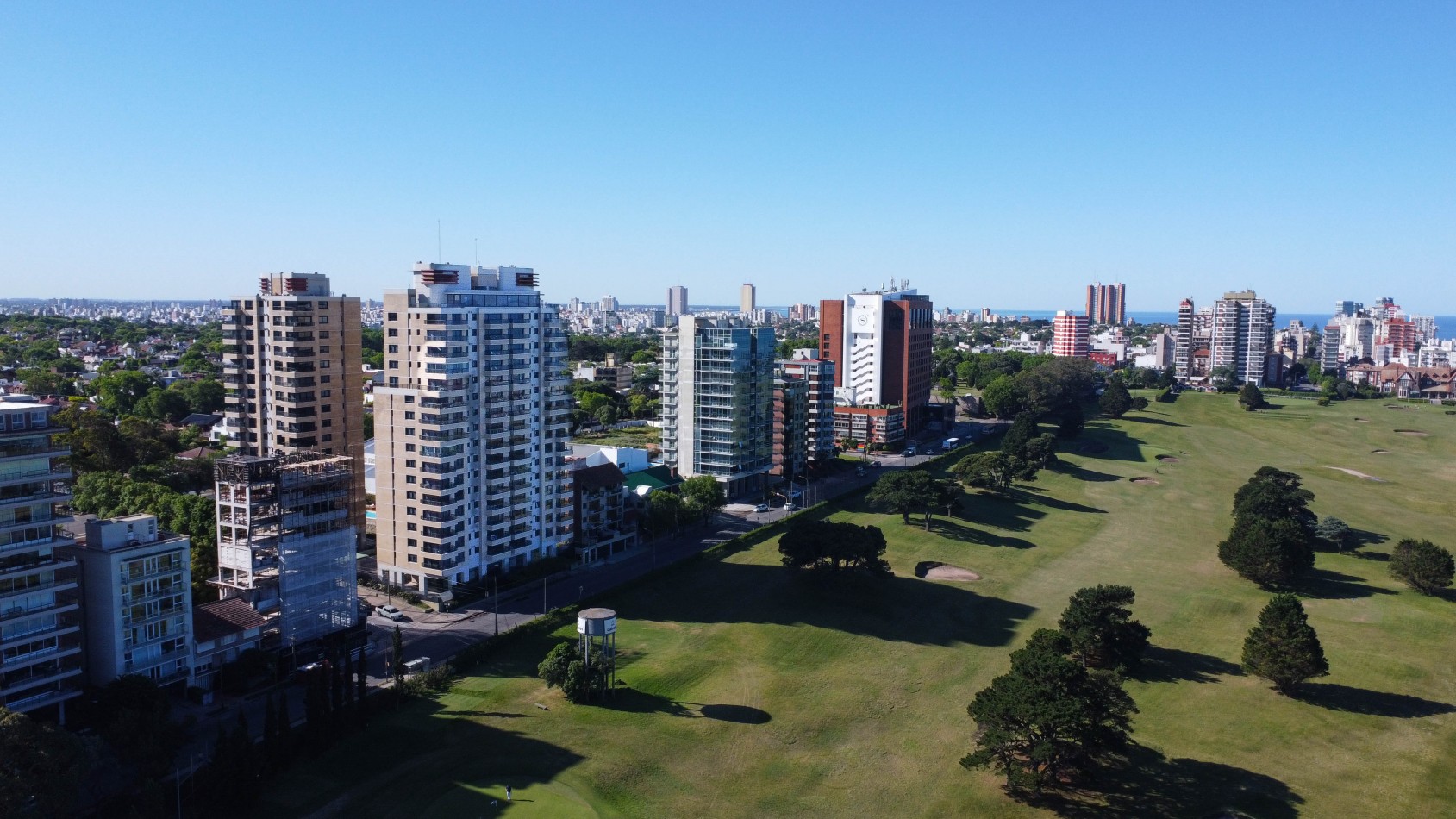 DEPARTAMENTO 4 AMB EN VENTA - ALEM 4100