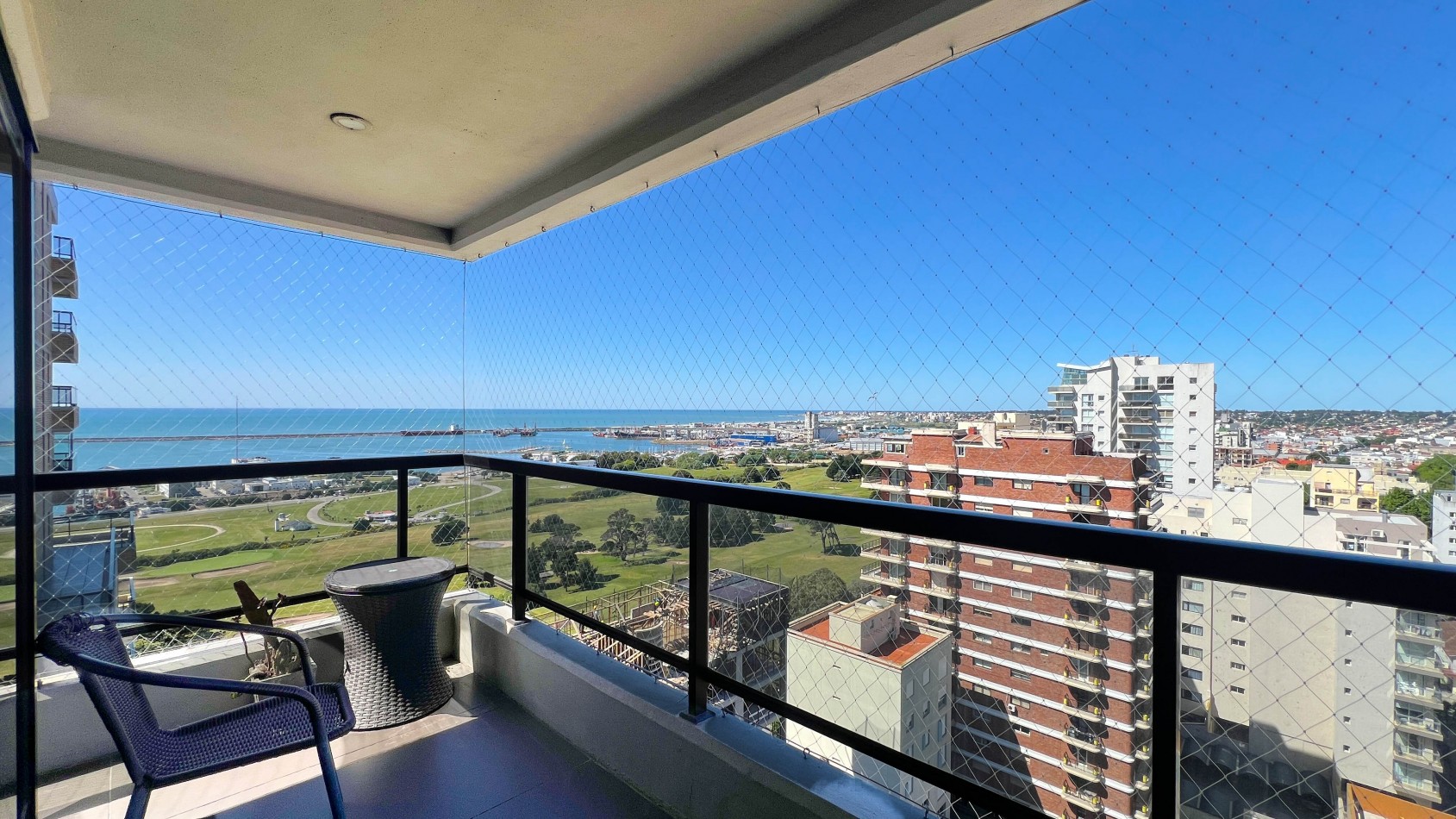 DEPARTAMENTO 4 AMB EN VENTA - ALEM 4100