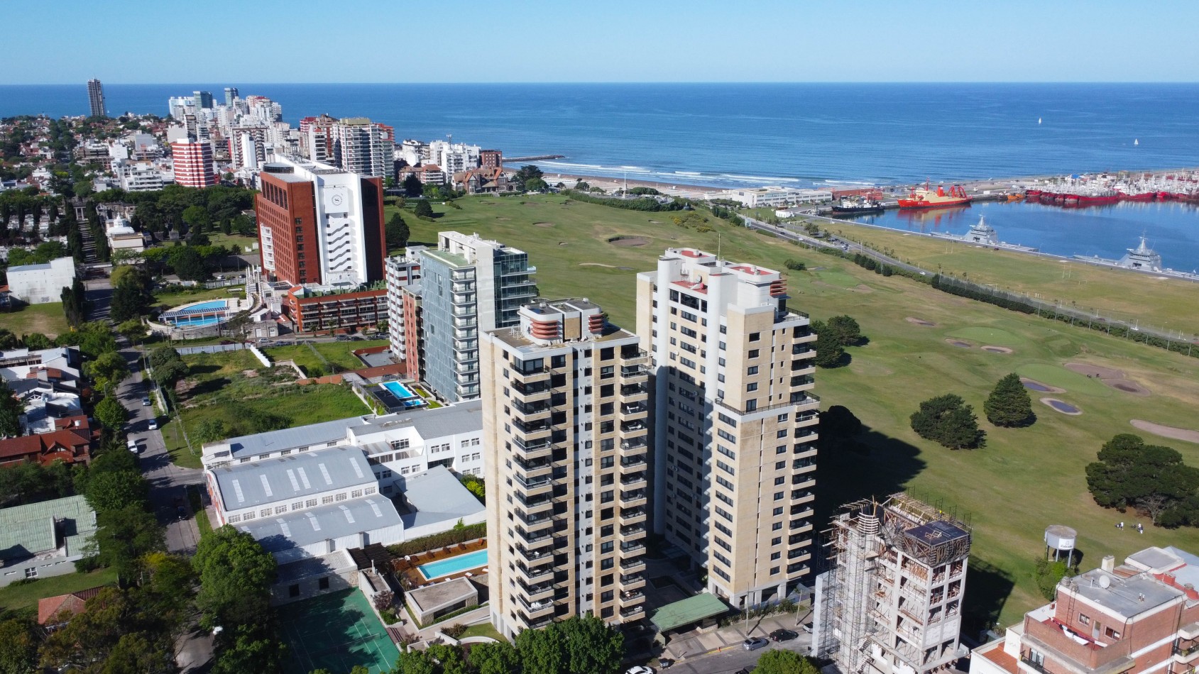 DEPARTAMENTO 4 AMB EN VENTA - ALEM 4100