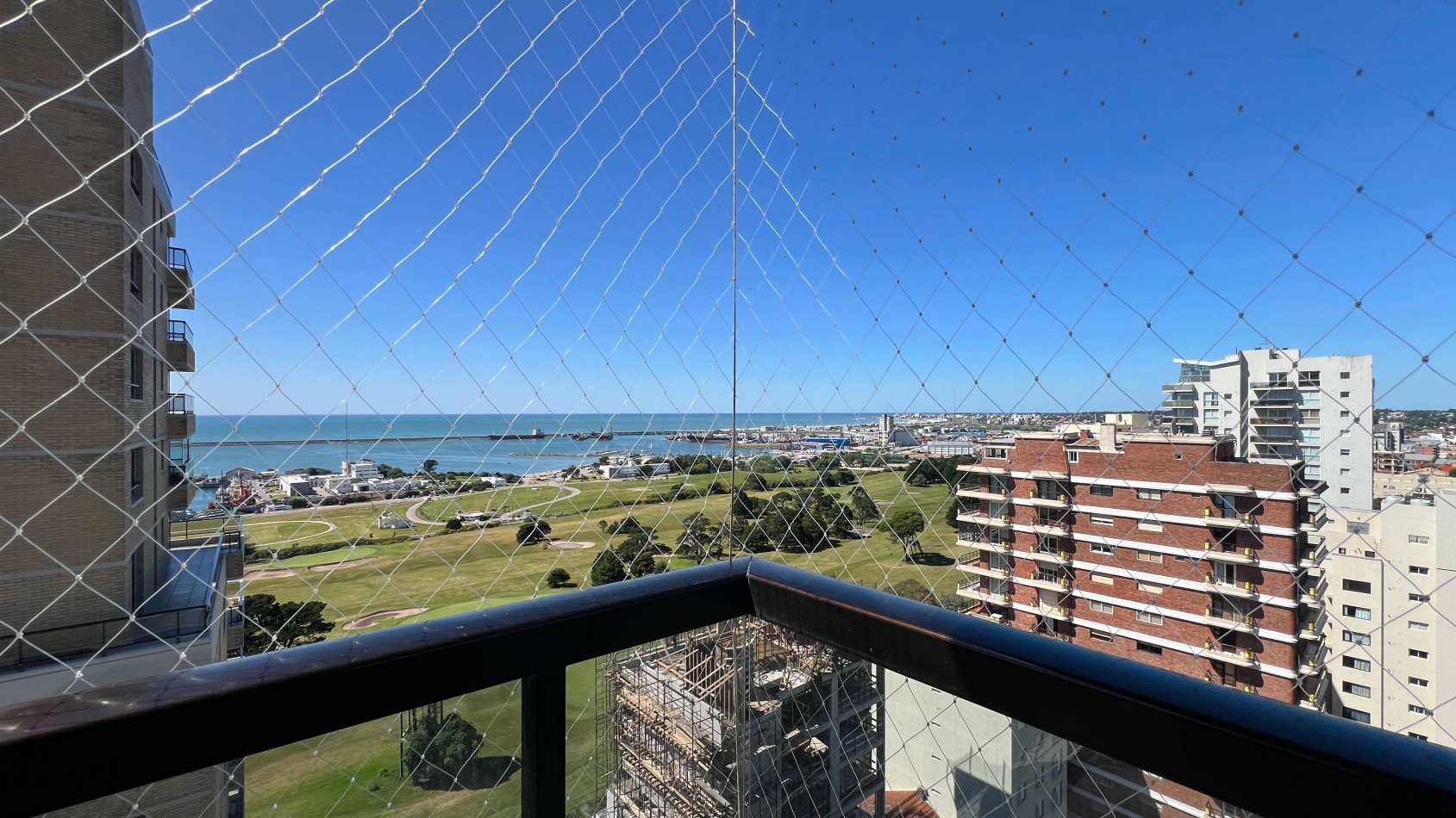 DEPARTAMENTO 4 AMB EN VENTA - ALEM 4100