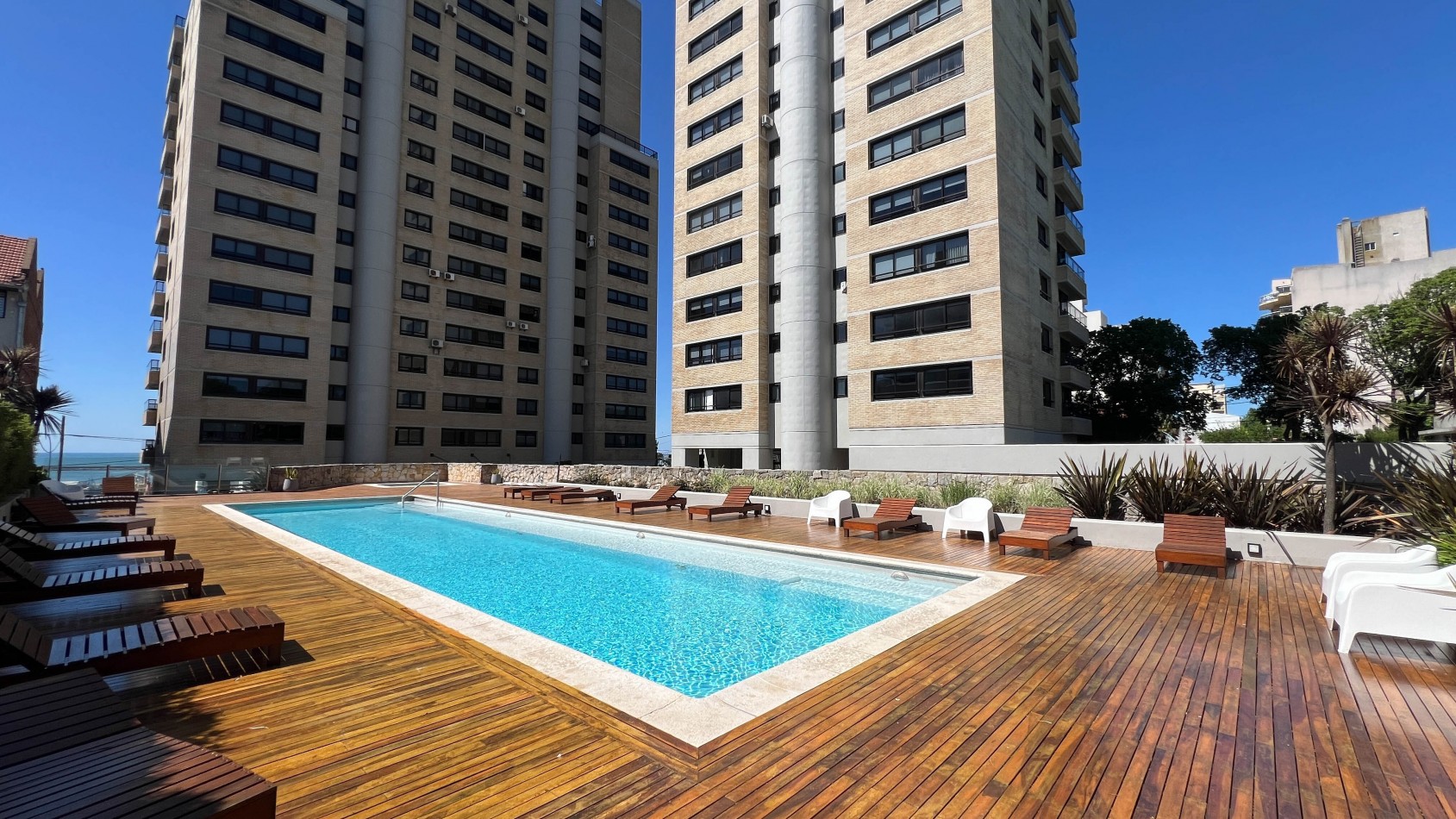 DEPARTAMENTO 4 AMB EN VENTA - ALEM 4100