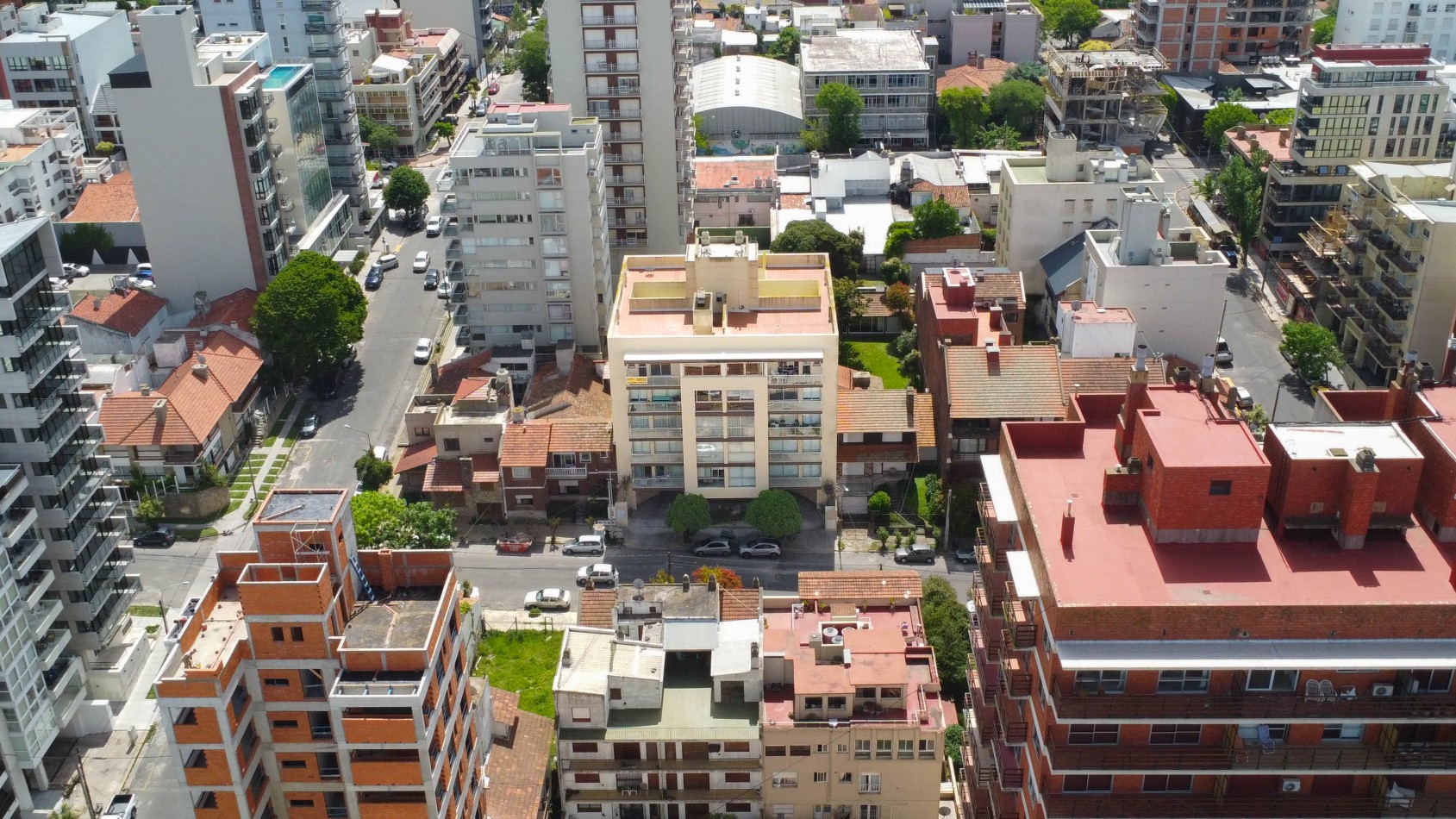 DEPARTAMENTO EN VENTA - Aristobulo del valle 3700