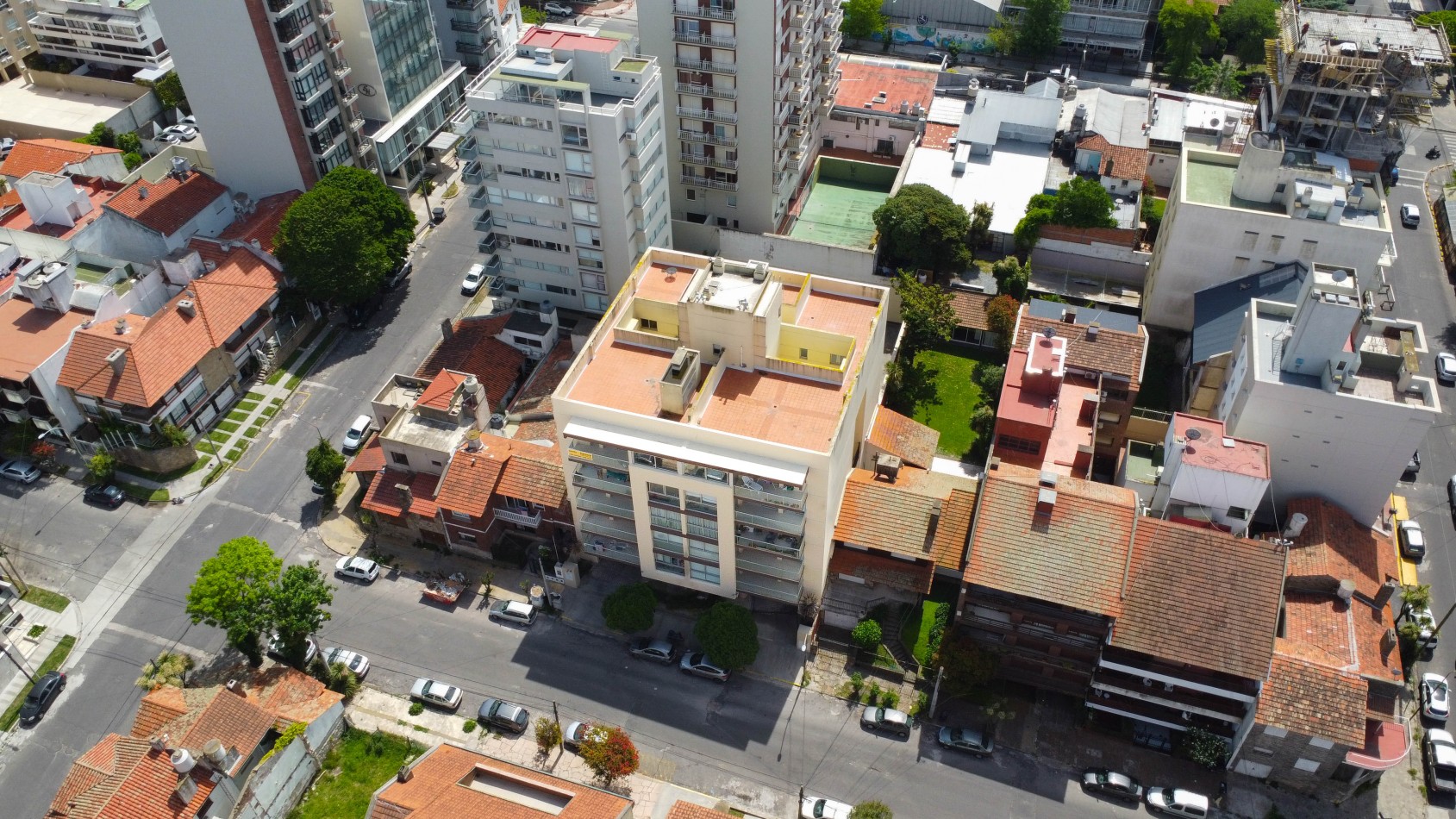 DEPARTAMENTO EN VENTA - Aristobulo del valle 3700