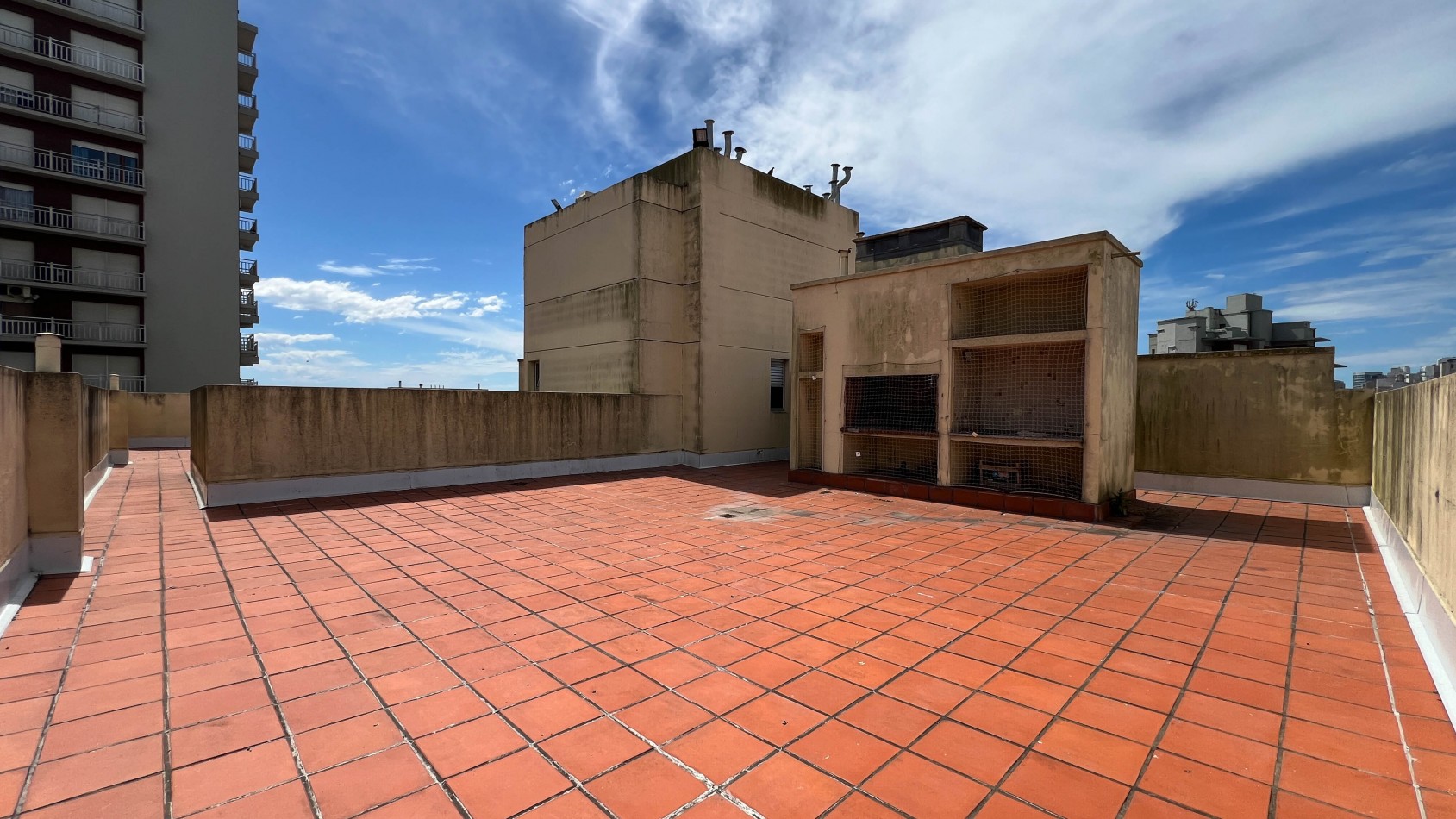 DEPARTAMENTO EN VENTA - Aristobulo del valle 3700