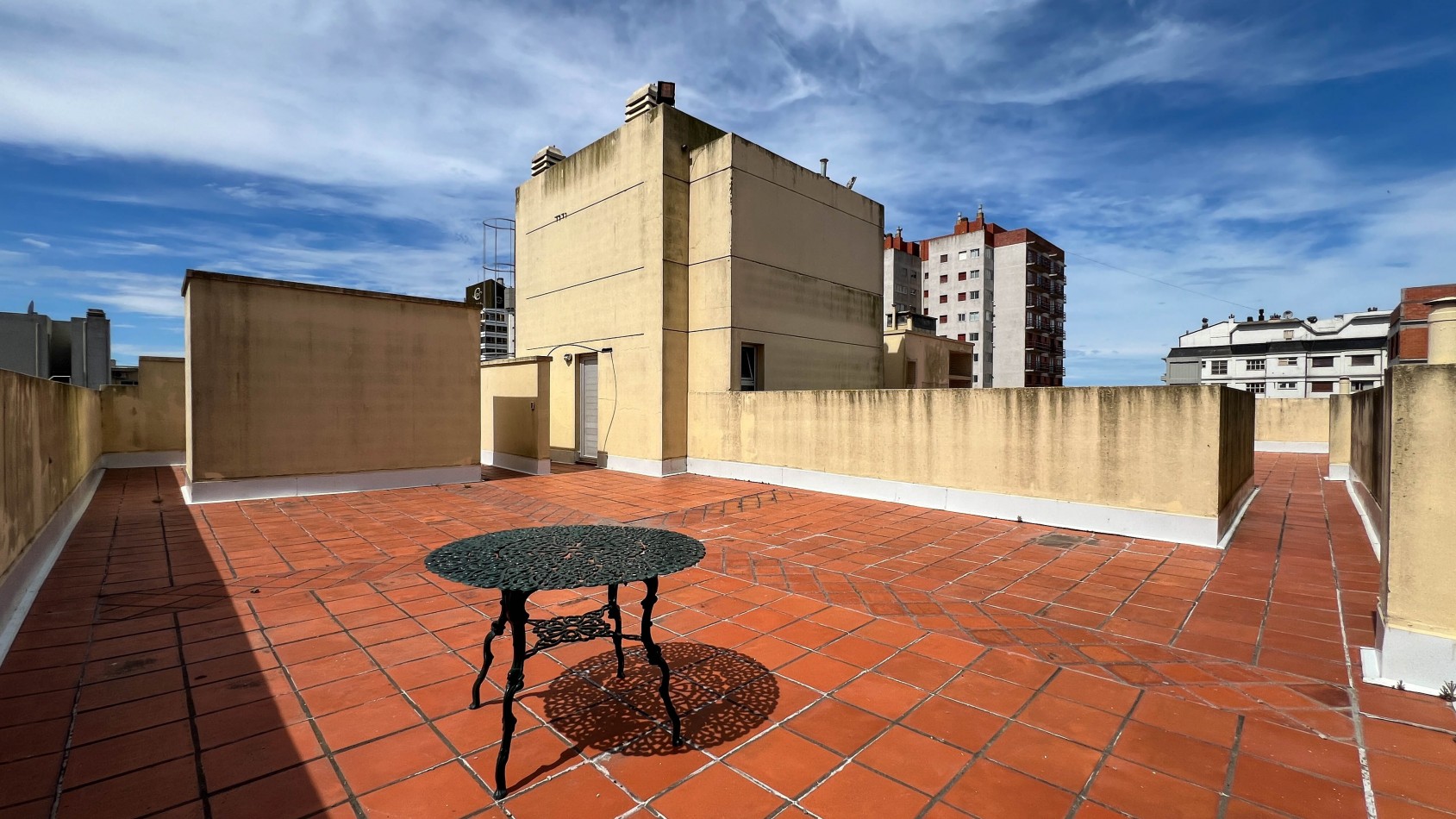 DEPARTAMENTO EN VENTA - Aristobulo del valle 3700