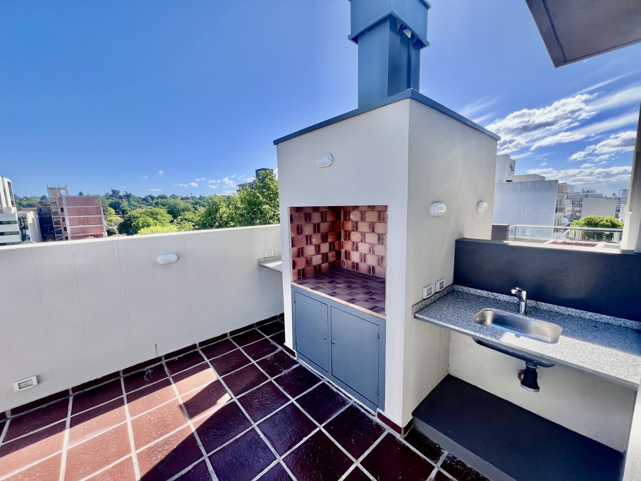 PISO CON TERRAZA PROPIA.  EN VENTA - LAS HERAS 3200