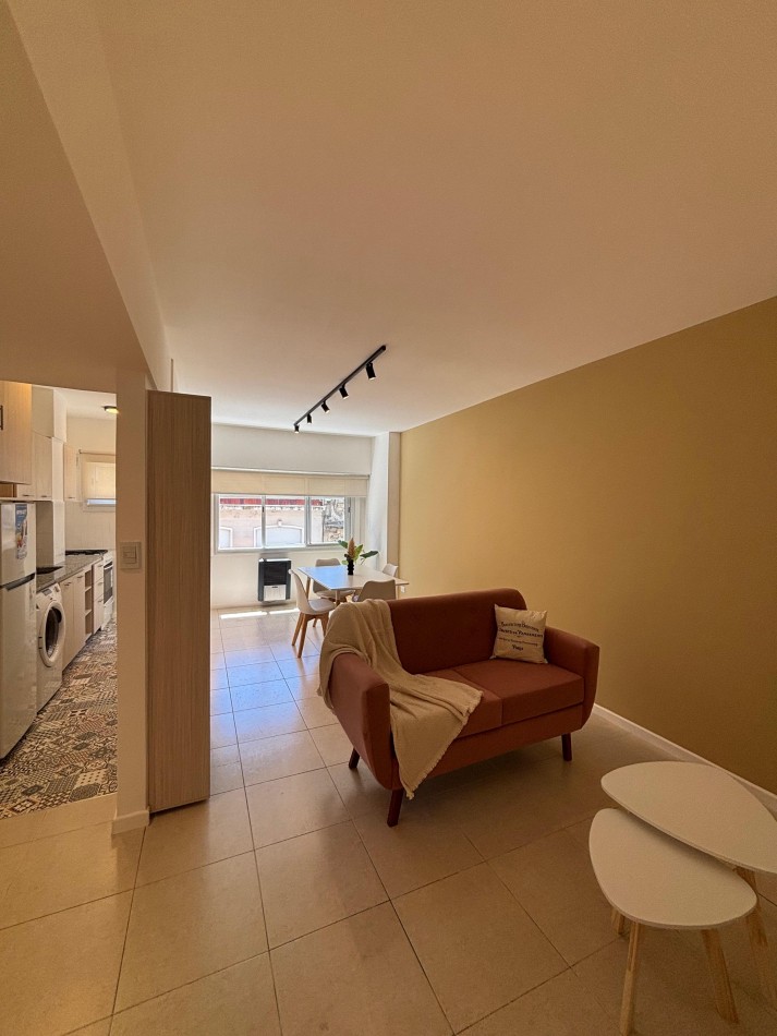  VENTA - DEPARTAMENTO  2 AMB RECICLADO - Santiago del estero 1700