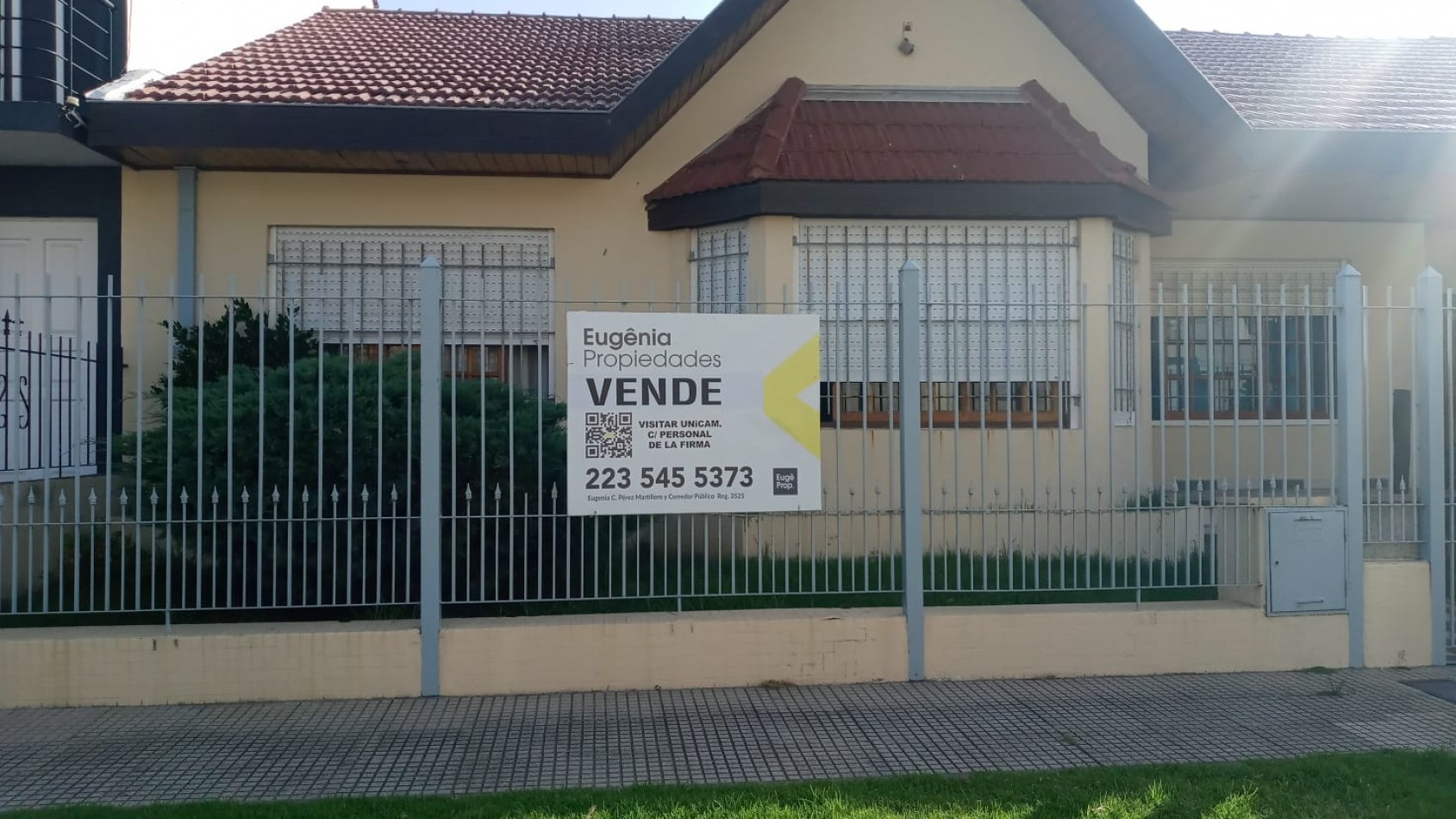 CASA 6 AMBIENTES EN VENTA - BENITO LYNCH 300