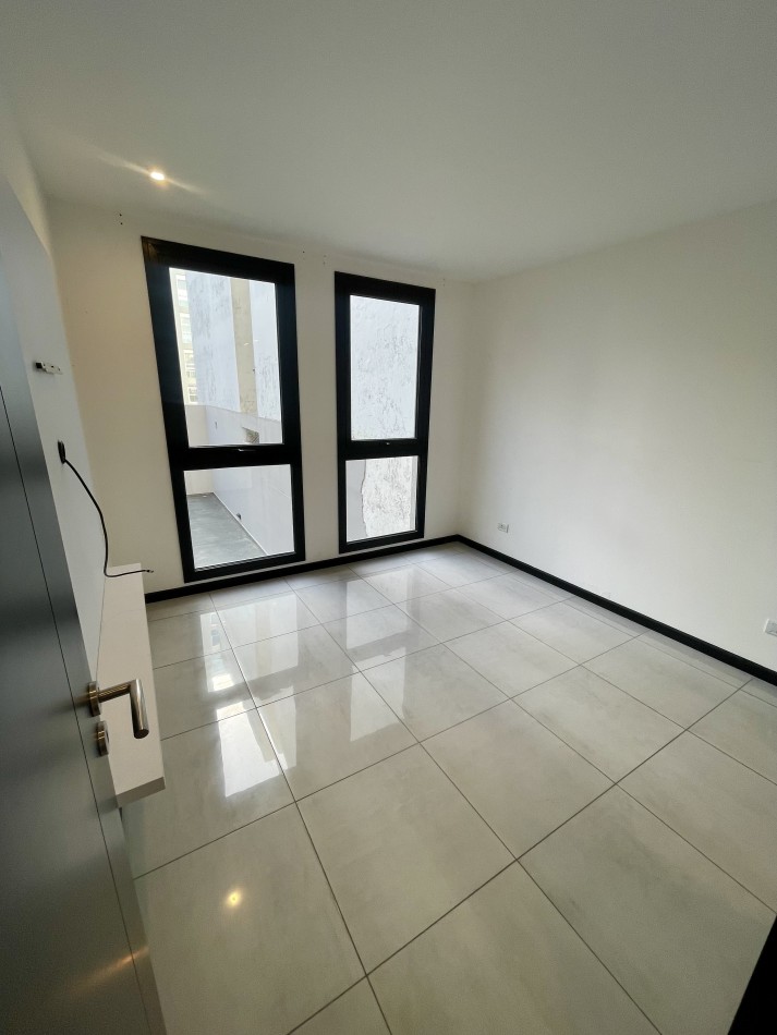 VENTA SEMIPISO 3 AMB - SARMIENTO 2800