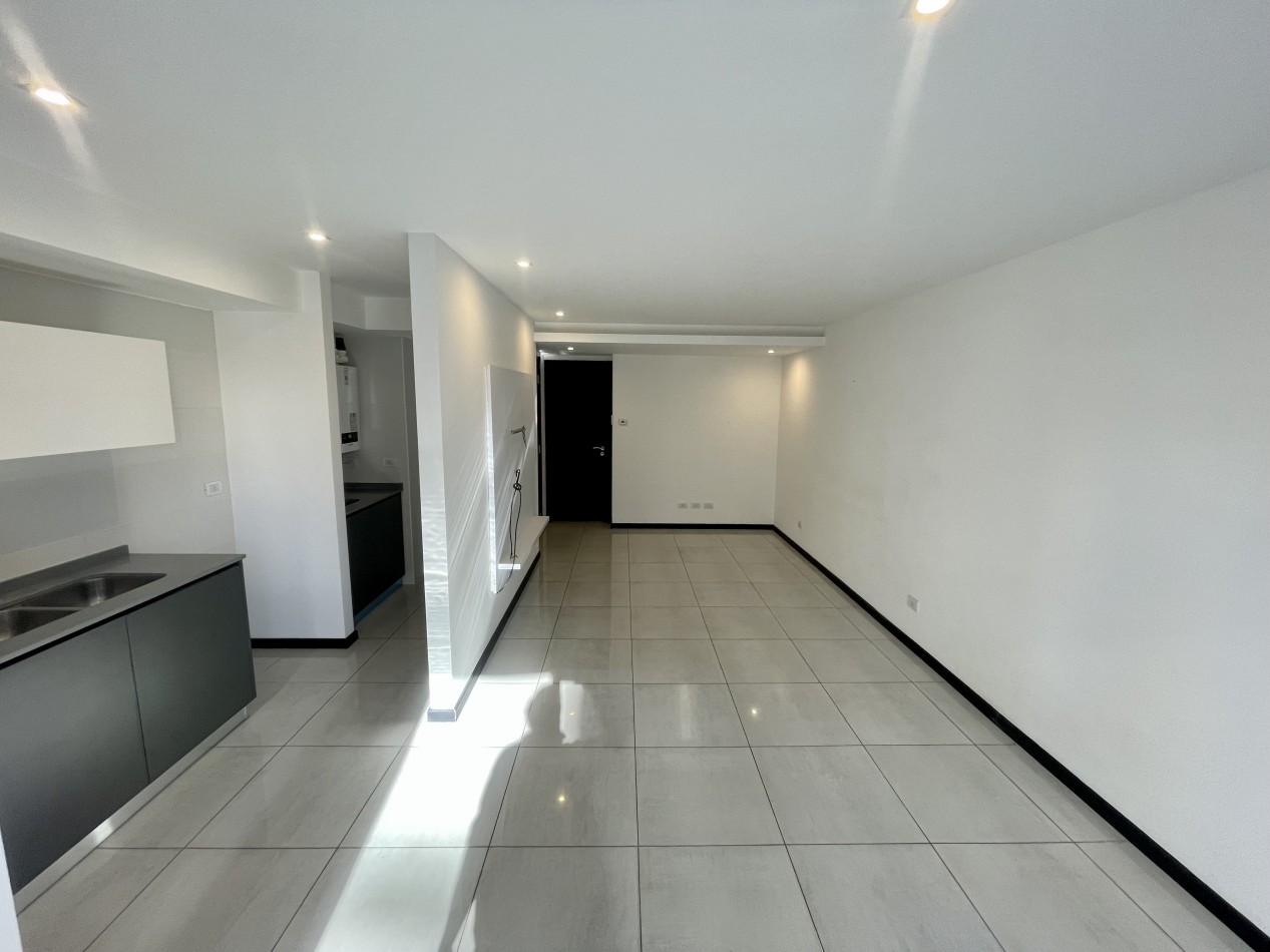 VENTA SEMIPISO 3 AMB - SARMIENTO 2800
