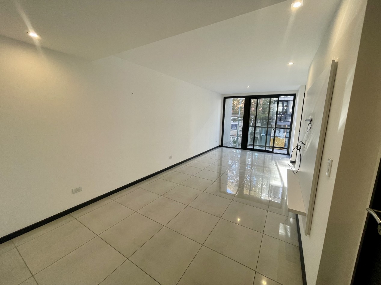 VENTA SEMIPISO 3 AMB - SARMIENTO 2800