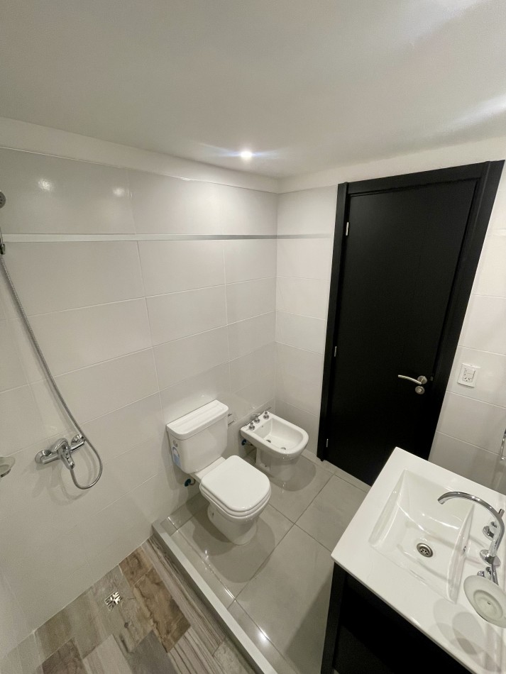 VENTA SEMIPISO 3 AMB - SARMIENTO 2800