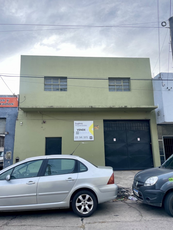 VENTA GALPON - 1° DE MAYO 2200