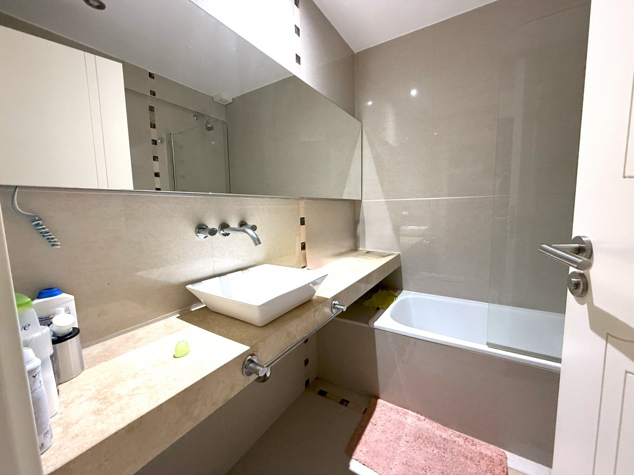 VENTA SEMIPISO 3 AMBIENTES - GASCON 60