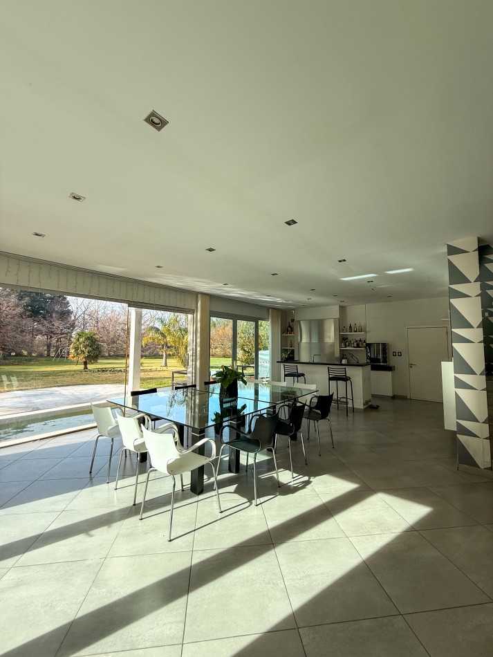 VENTA CASA 5 AMBIENTES - BARRIO PRIVADO RUMENCO LOS PINOS