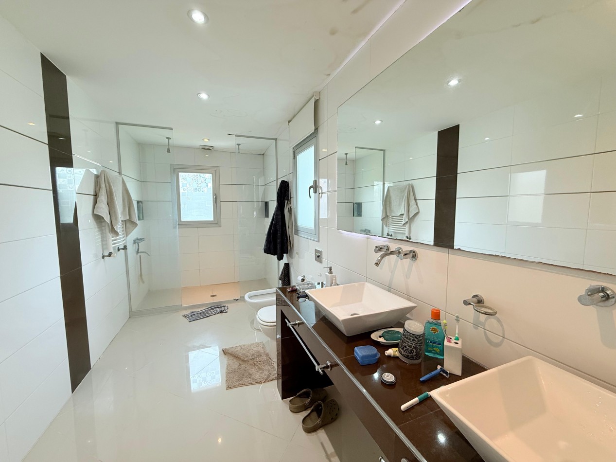 VENTA CASA 5 AMBIENTES - BARRIO PRIVADO RUMENCO LOS PINOS