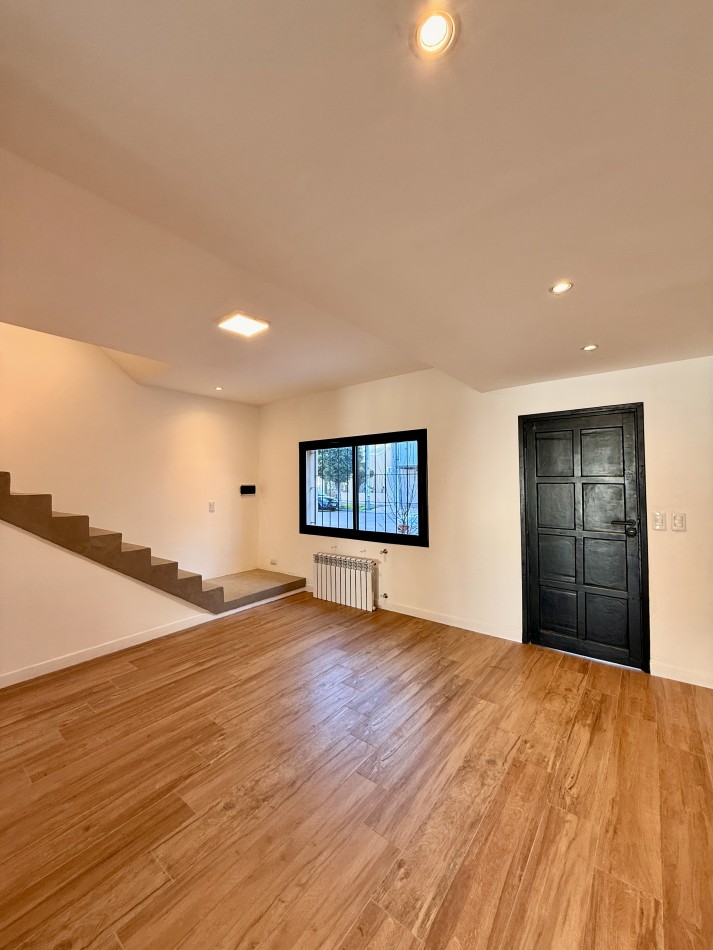 VENTA CASA 4 AMBIENTES - CATAMARCA 3800