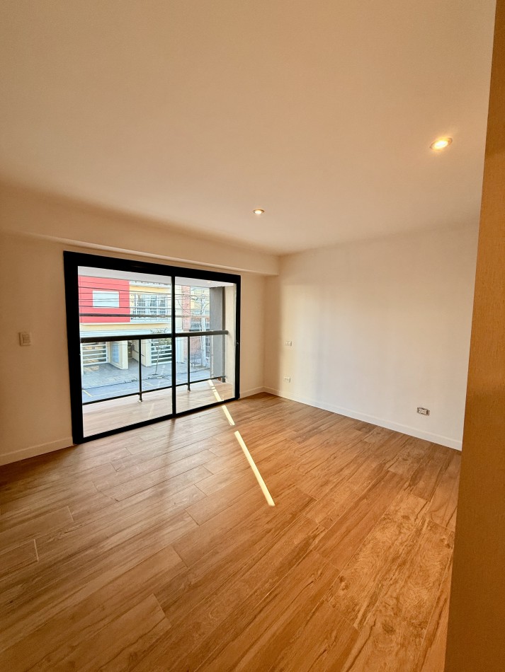 VENTA CASA 4 AMBIENTES - CATAMARCA 3800