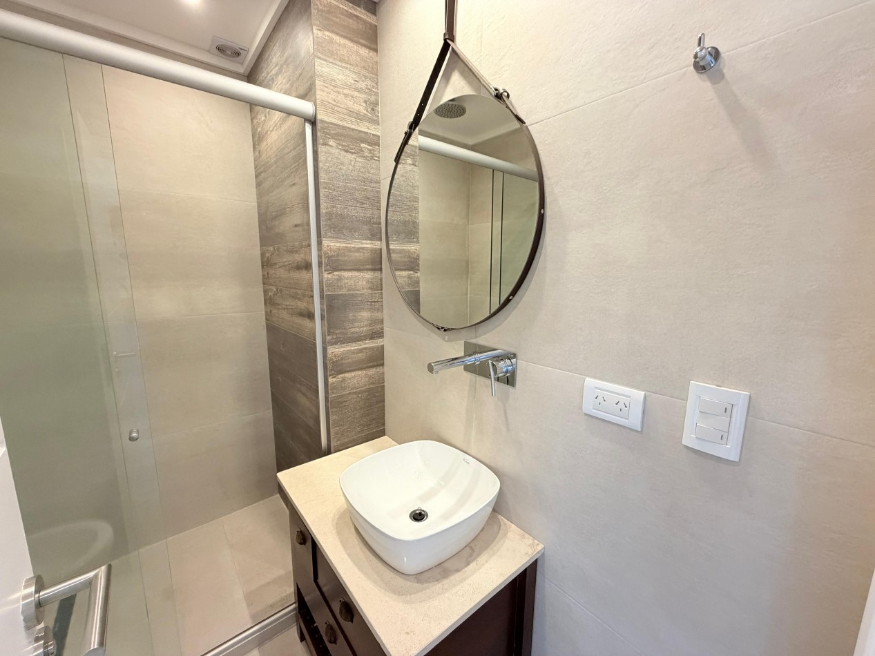 VENTA PISO 4 AMB CON TERRAZA PROPIA - LAS HERAS 3200