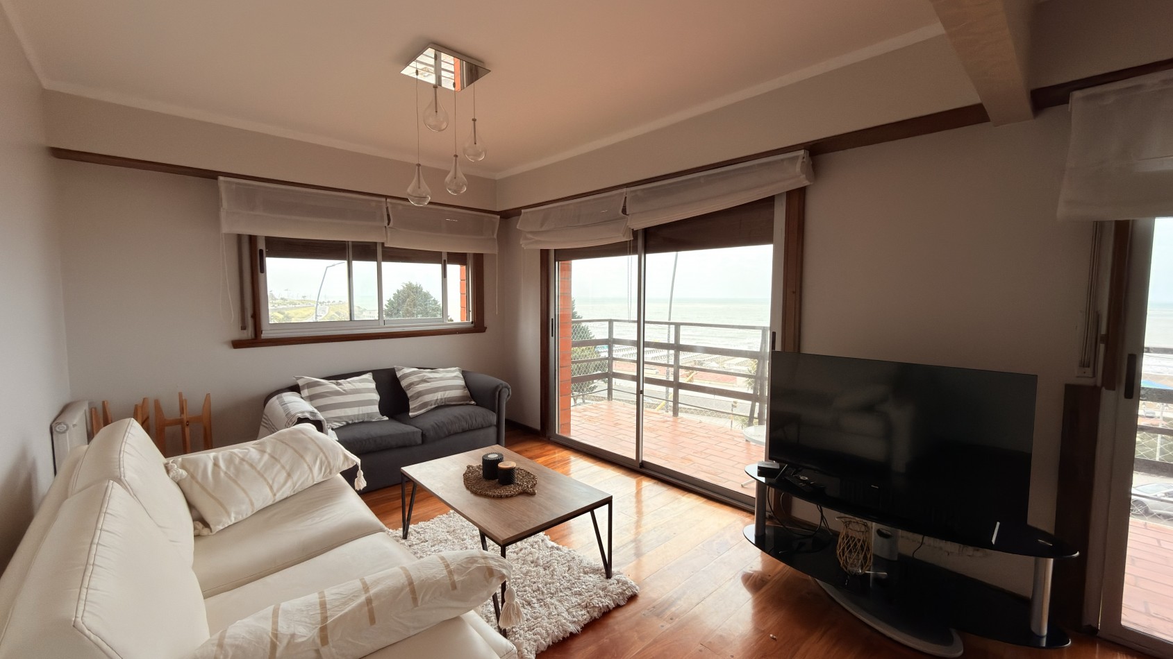 ALQUILER TEMPORARIO - Frente al Mar en Playa Grande · 7 PAX