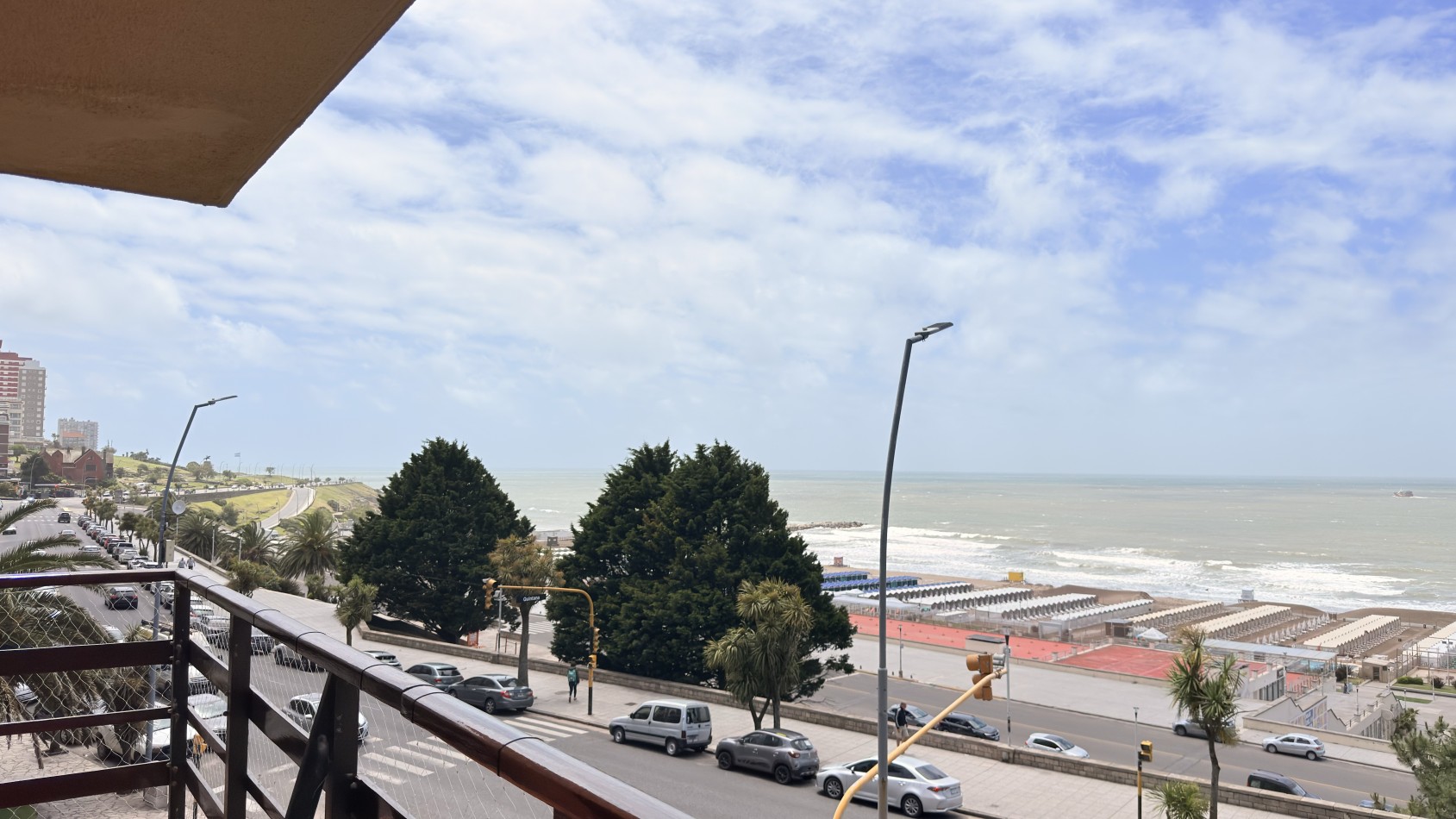 ALQUILER TEMPORARIO - Frente al Mar en Playa Grande · 7 PAX