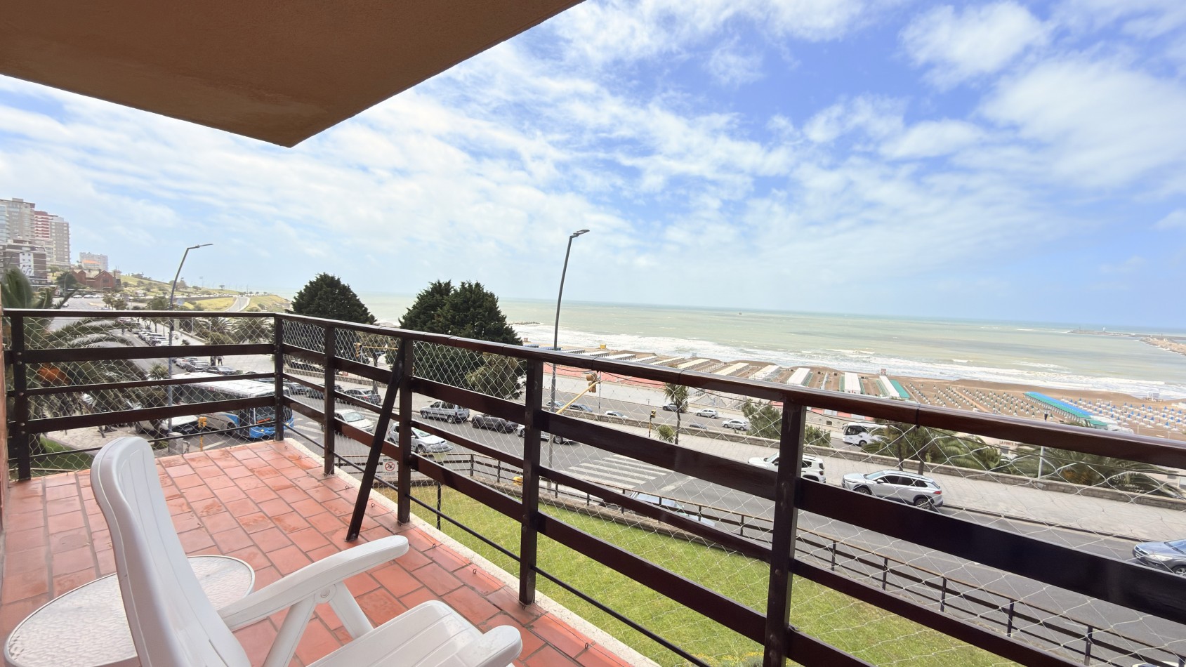 ALQUILER TEMPORARIO - Frente al Mar en Playa Grande · 7 PAX