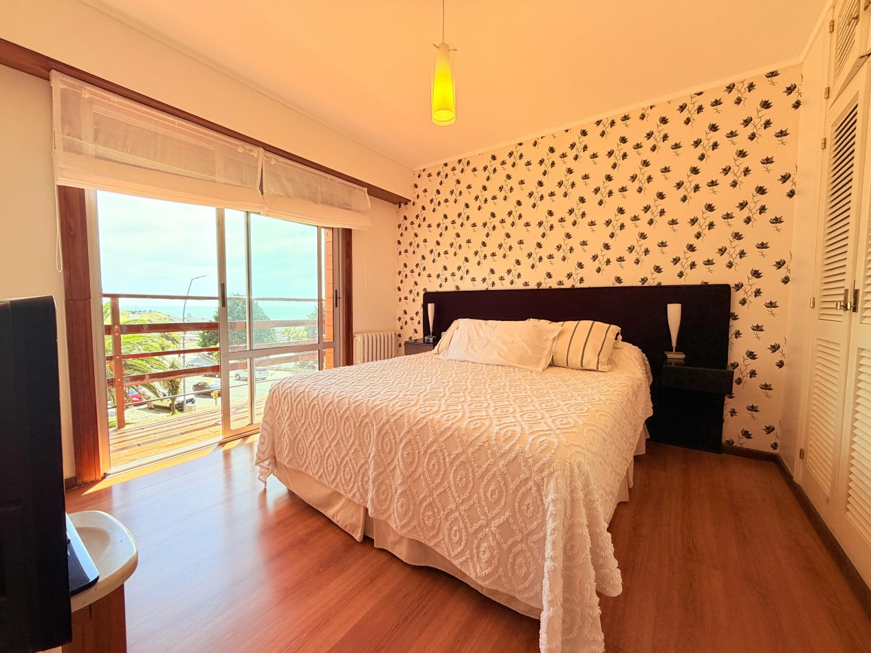 ALQUILER TEMPORARIO - Frente al Mar en Playa Grande · 7 PAX