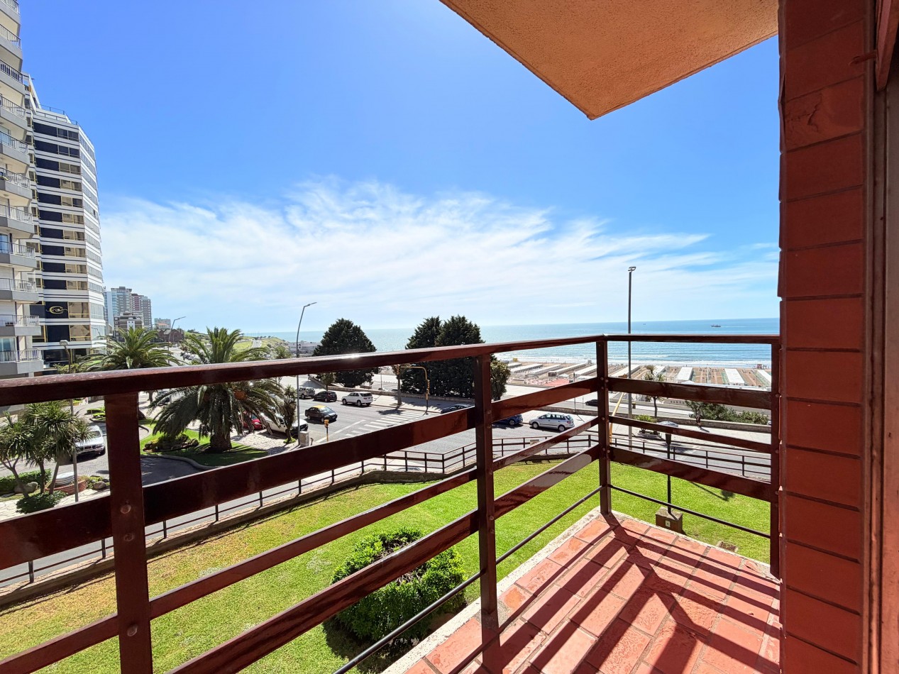 ALQUILER TEMPORARIO - Frente al Mar en Playa Grande · 7 PAX