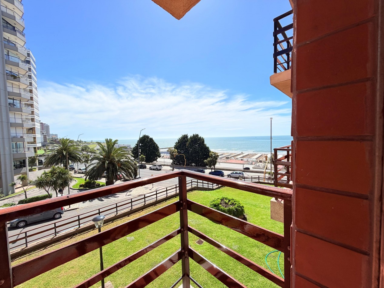 ALQUILER TEMPORARIO - Frente al Mar en Playa Grande · 7 PAX