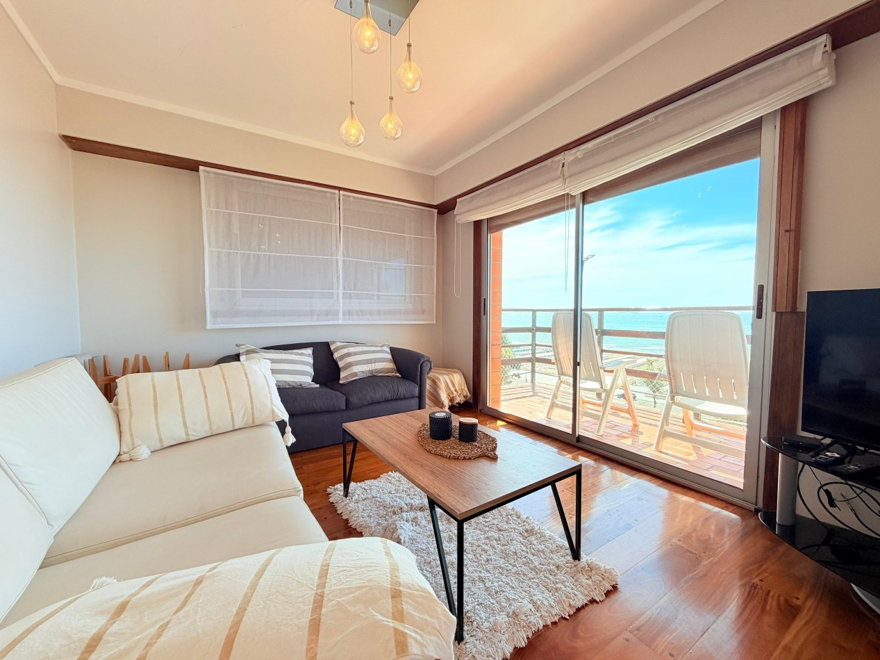 ALQUILER TEMPORARIO - Frente al Mar en Playa Grande · 7 PAX