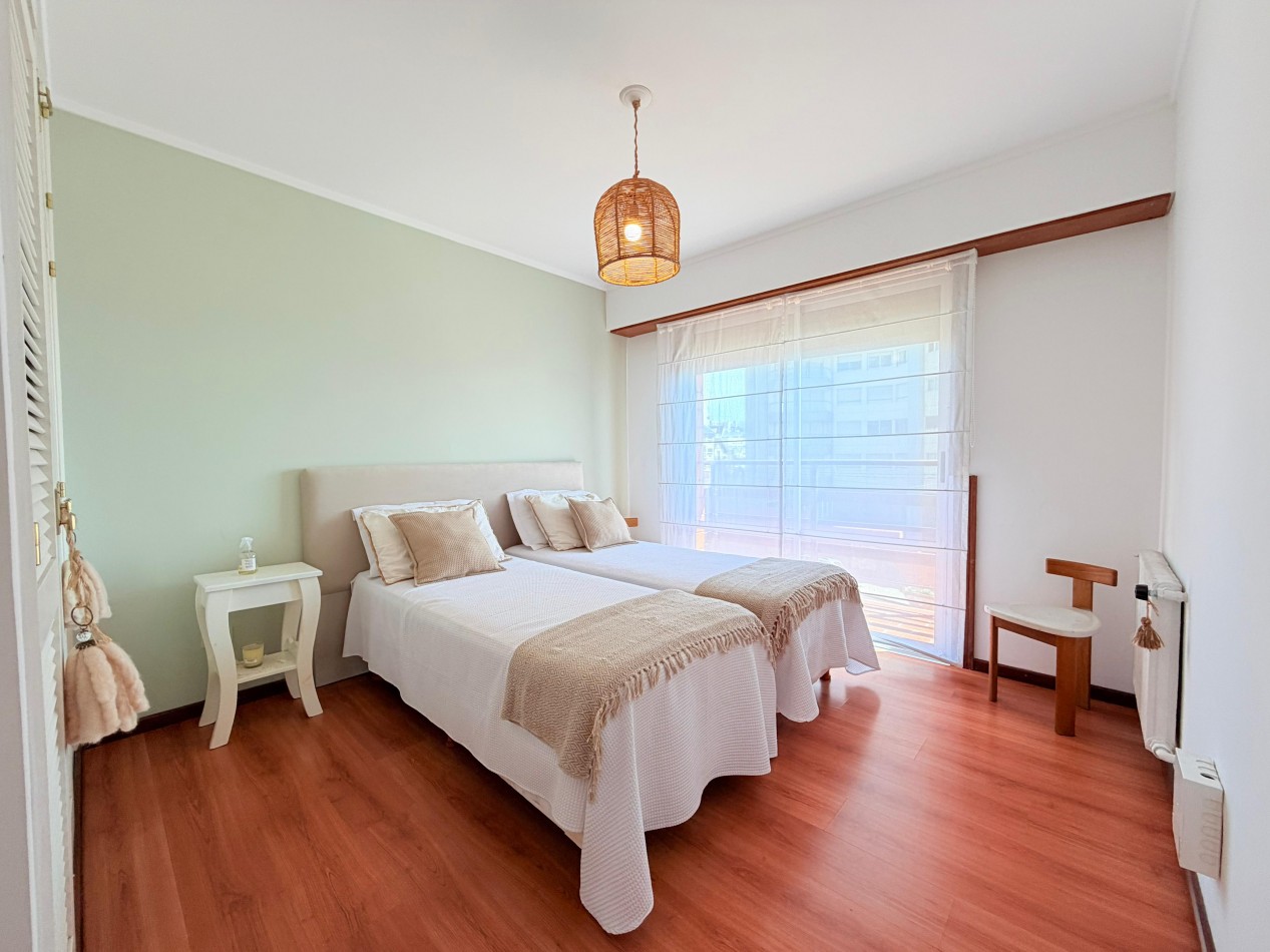 ALQUILER TEMPORARIO - Frente al Mar en Playa Grande · 7 PAX