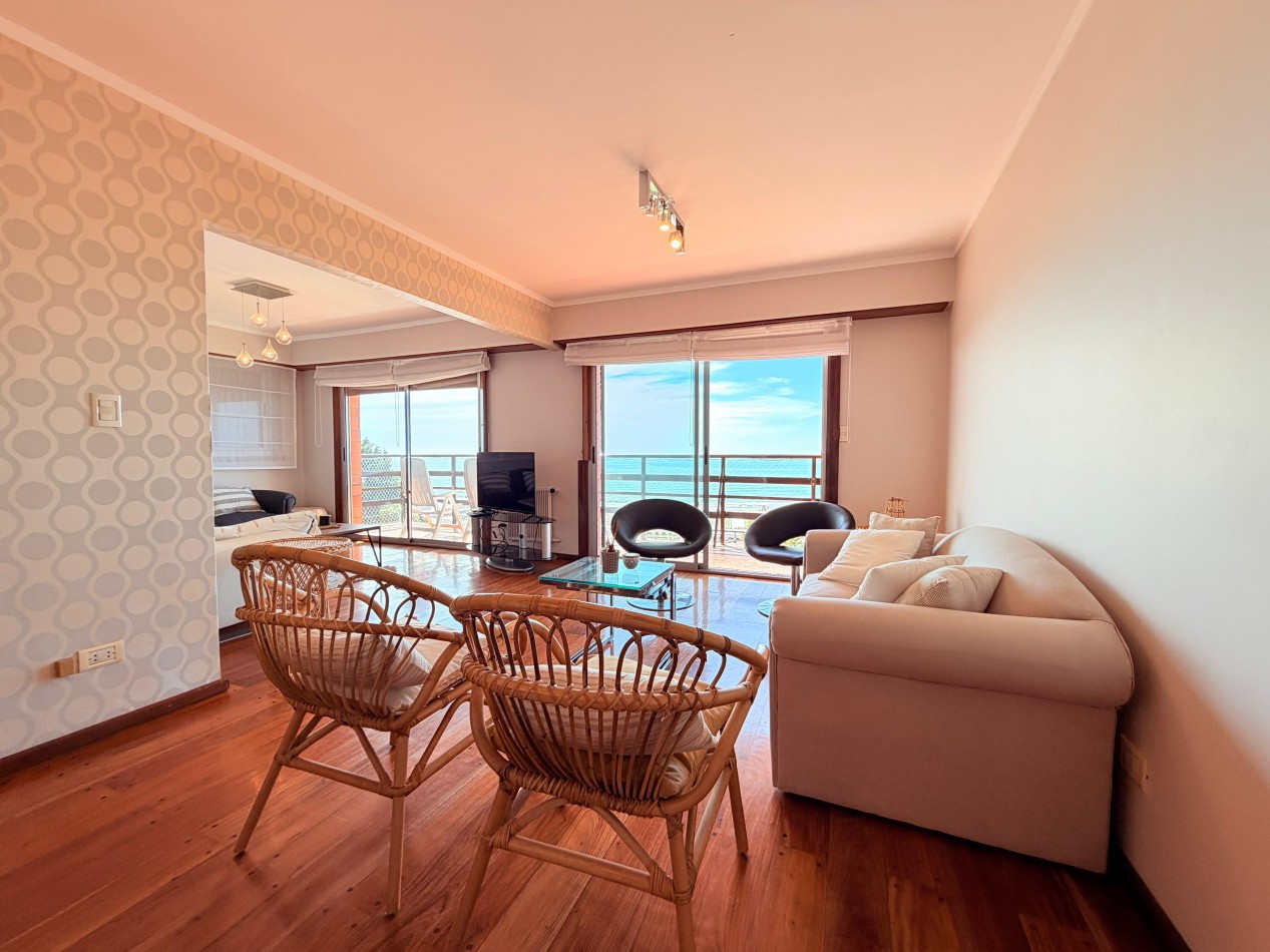 ALQUILER TEMPORARIO - Frente al Mar en Playa Grande · 7 PAX