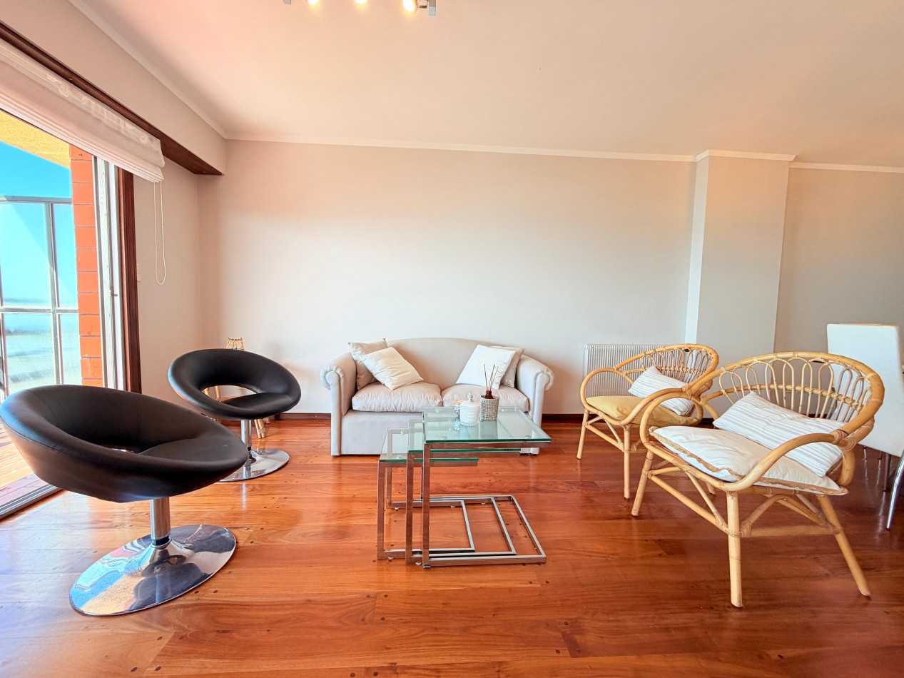 ALQUILER TEMPORARIO - Frente al Mar en Playa Grande · 7 PAX