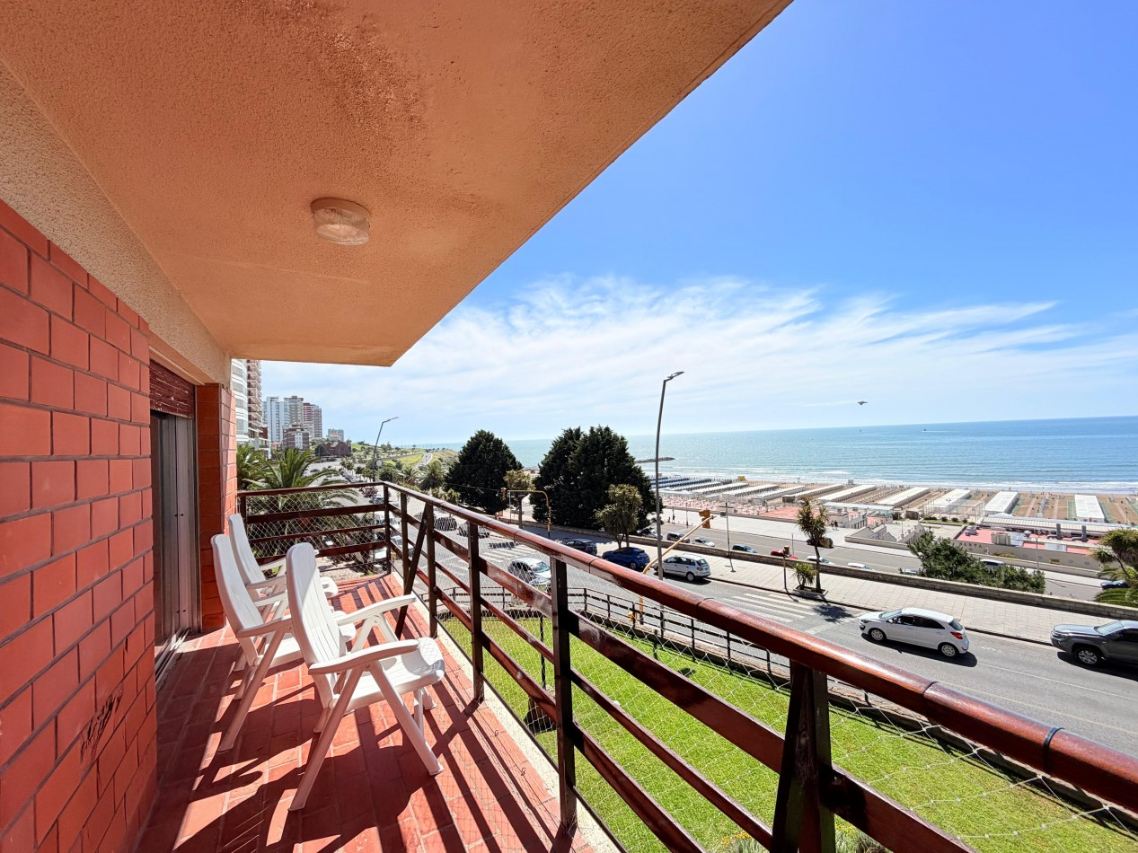 ALQUILER TEMPORARIO - Frente al Mar en Playa Grande · 7 PAX