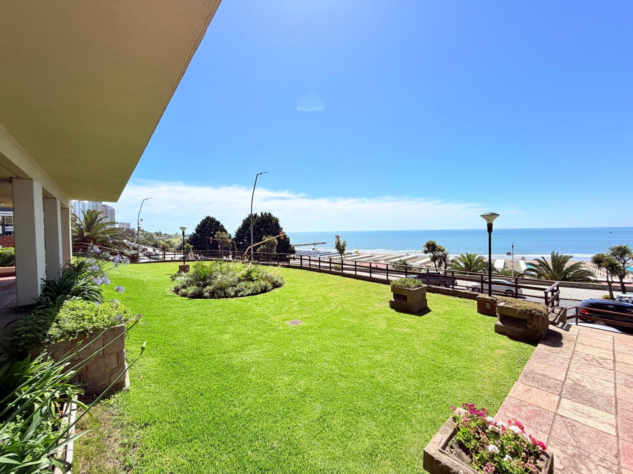 ALQUILER TEMPORARIO - Frente al Mar en Playa Grande · 7 PAX