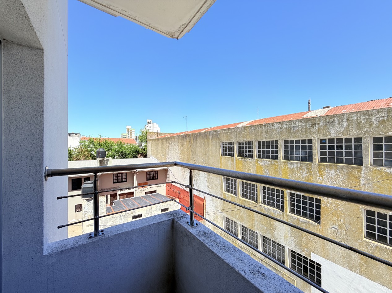 VENTA SEMIPISO 3 AMBIENTES - CATAMARCA 2300 