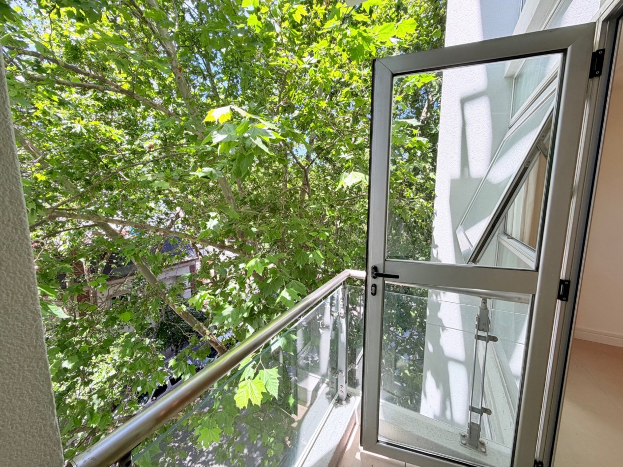 VENTA SEMIPISO 3 AMBIENTES - CATAMARCA 2300 