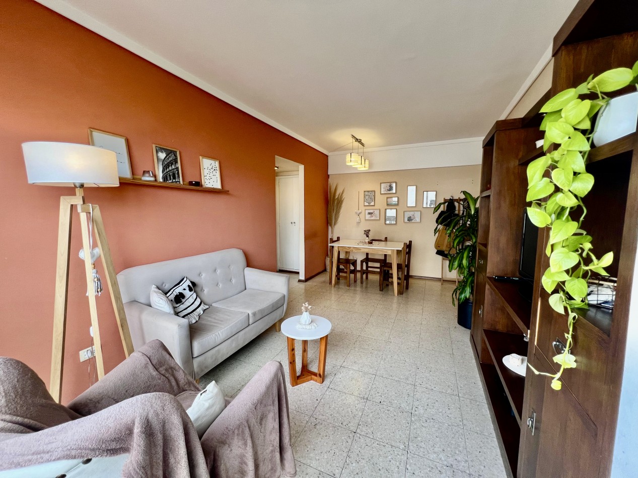 APTO CREDITO. 2 AMBIENTES EN MACROCENTRO SUPER LUMINOSO