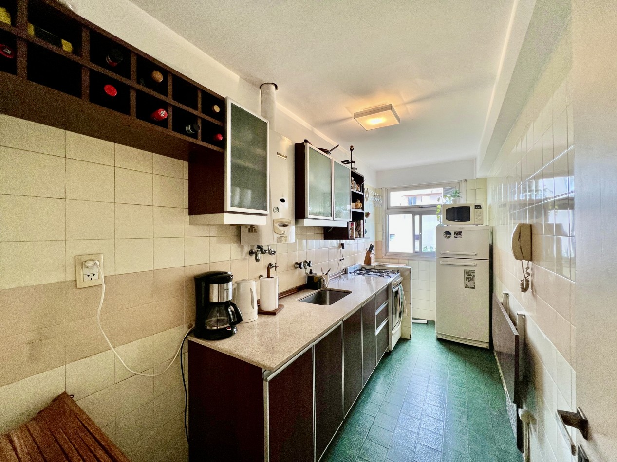 APTO CREDITO. 2 AMBIENTES EN MACROCENTRO SUPER LUMINOSO