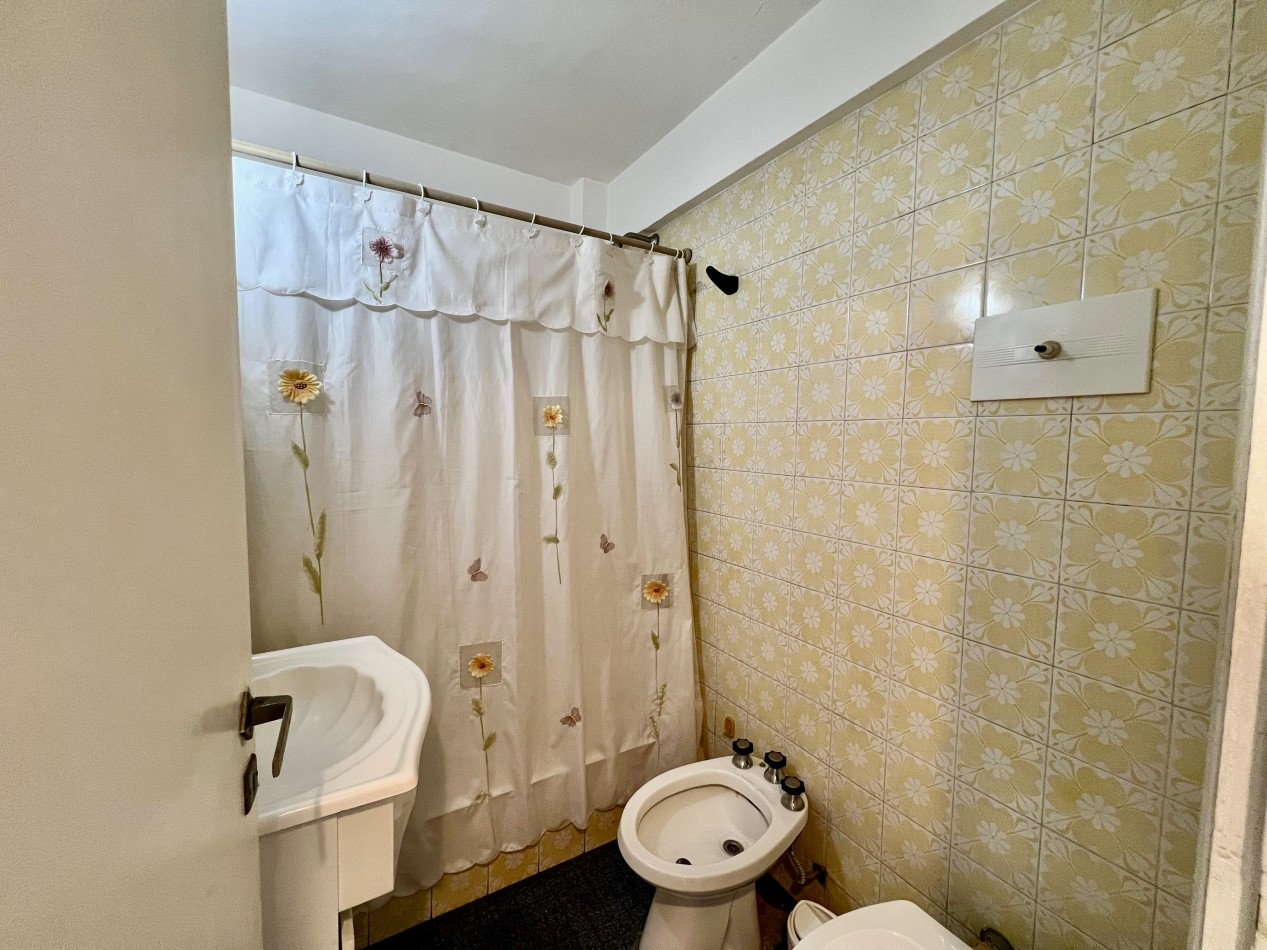 APTO CREDITO. 2 AMBIENTES EN MACROCENTRO SUPER LUMINOSO