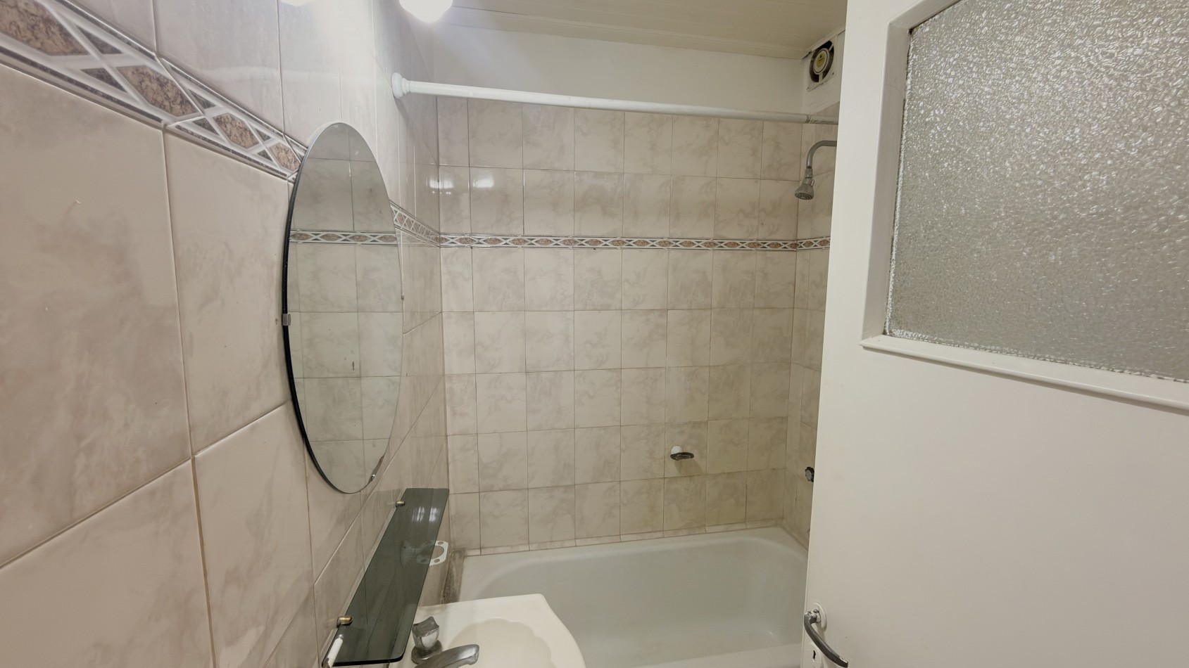 Departamento 4 ambientes en pleno centro - Piso alto con vista abierta