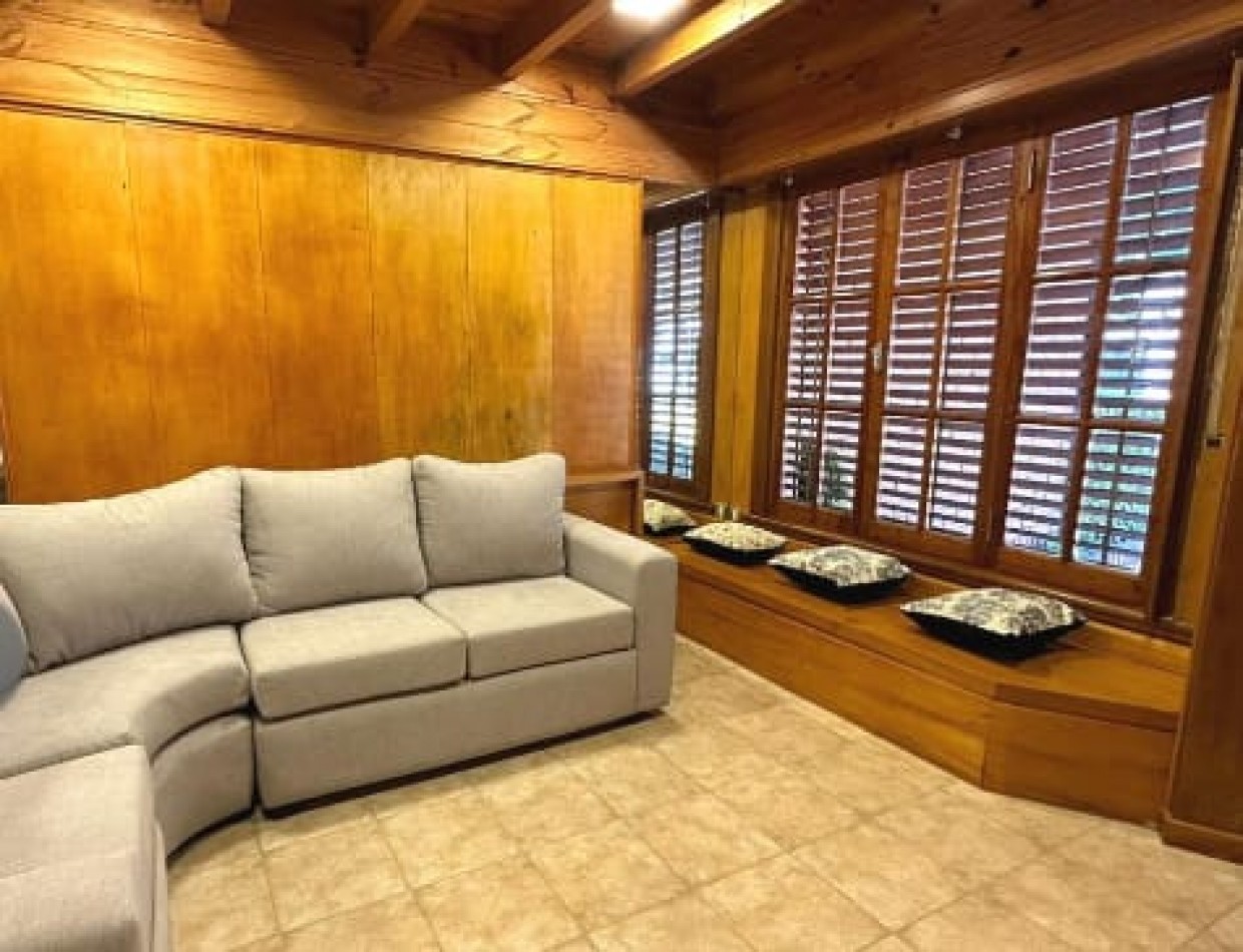 Casa en alquiler en Los Troncos - Roca al 800