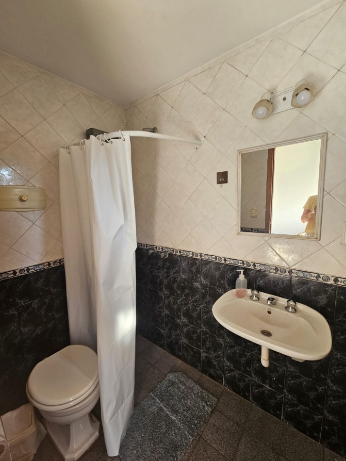 Casa en alquiler en Los Troncos - Roca al 800