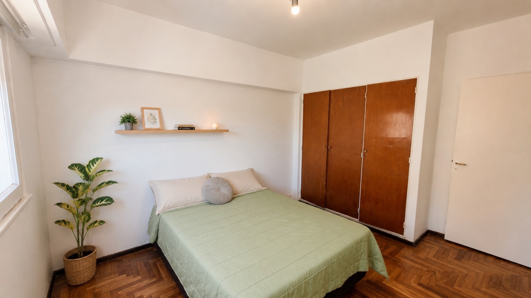 Departamento 4 ambientes en pleno centro - Piso alto con vista abierta