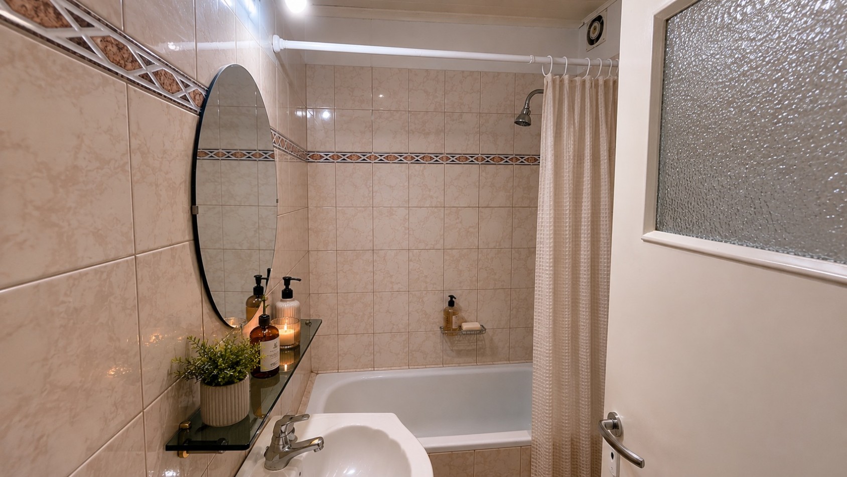 Departamento 4 ambientes en pleno centro - Piso alto con vista abierta