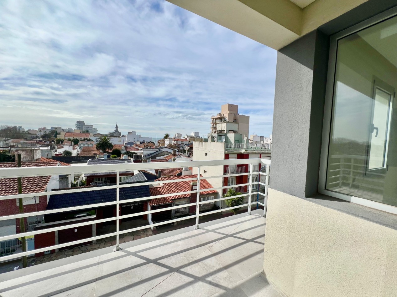 Posibilidad de financiacion. Semipiso moderno de 3 ambientes a metros del mar - Zona Norte | 106 m²