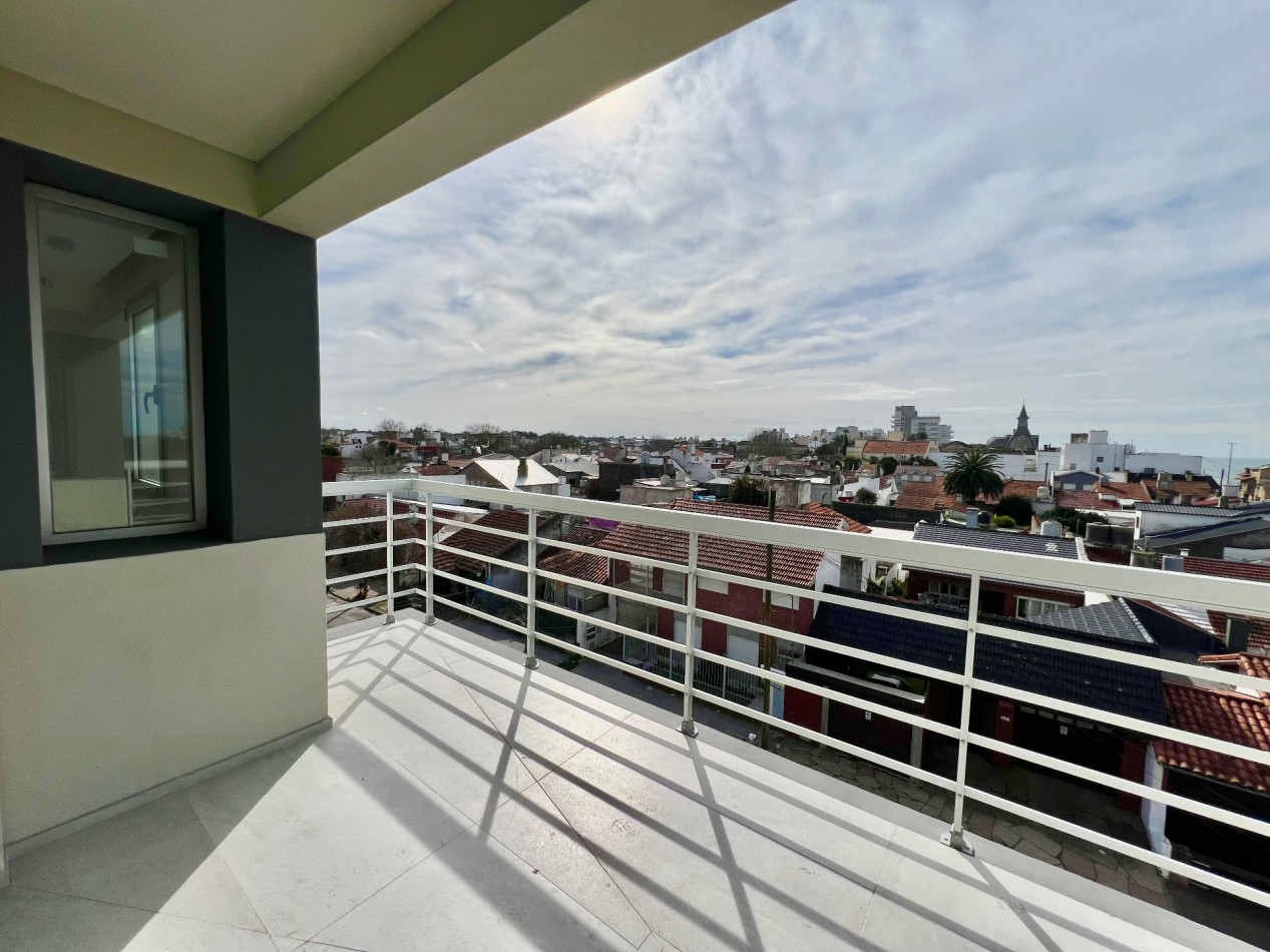 Posibilidad de financiacion. Semipiso moderno de 3 ambientes a metros del mar - Zona Norte | 106 m²