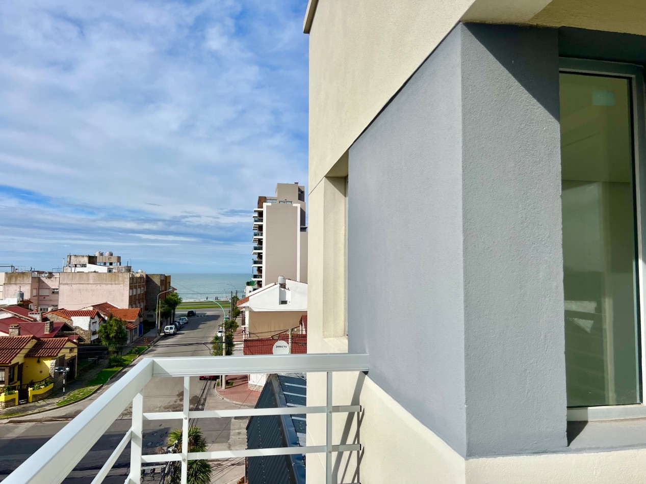 Posibilidad de financiacion. Semipiso moderno de 3 ambientes a metros del mar - Zona Norte | 106 m²